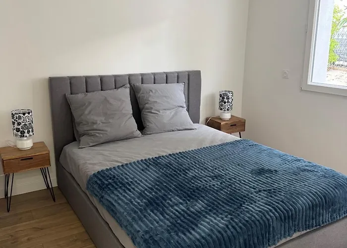 Longchamps 3 - Moderne, 1 Chambre, Neuf, Clim エクスレバン